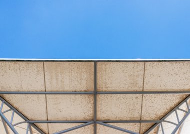 Modern beyaz gölgelik