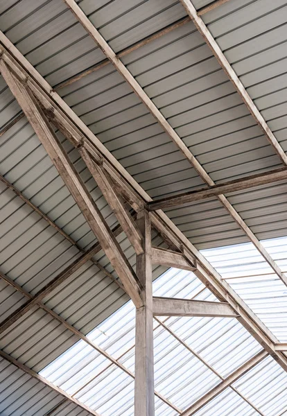 Steel frame of modern roof — Stock fotografie