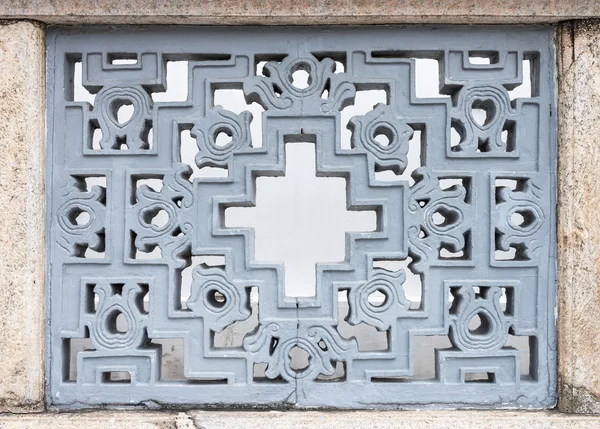 Металлическая решетка в китайском стиле — стоковое фото
