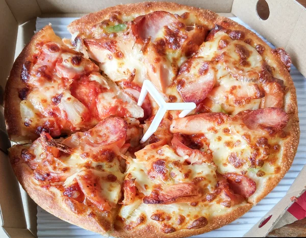 Homemade pan pizza — Stock Photo, Image