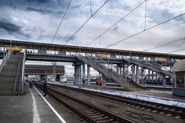 Demiryolu Köprüsü Chelyabinsk tren istasyonunda.