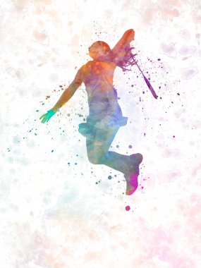 Suluboya ile badminton oynayan genç bir kadın