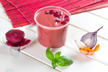 Pancar kremalı çorba. 