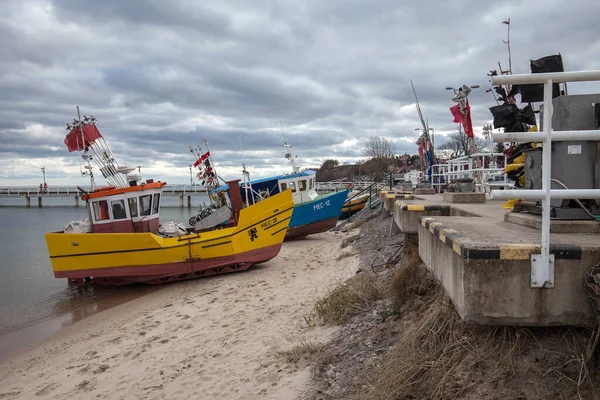 Mecheland Polen Februari Två Små Fiskebåtar Stranden — Stockfoto