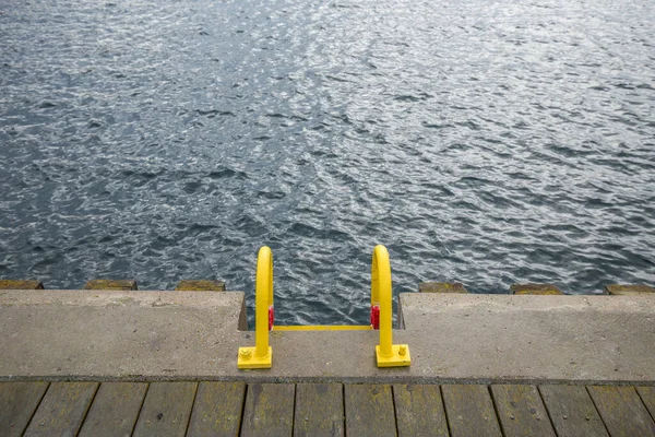 Yellow Harbor Ladder Water — Stock Photo, Image