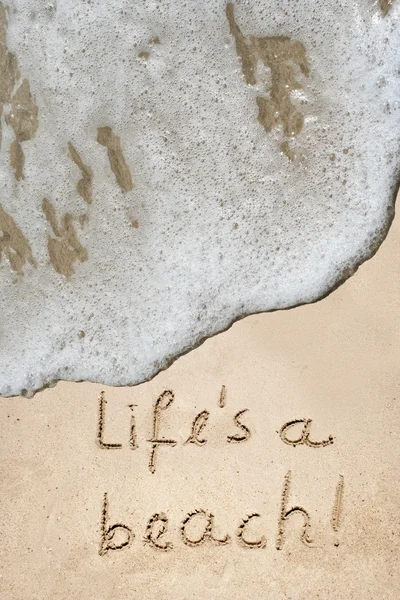 La vida escrita a mano es un texto de playa —  Fotos de Stock