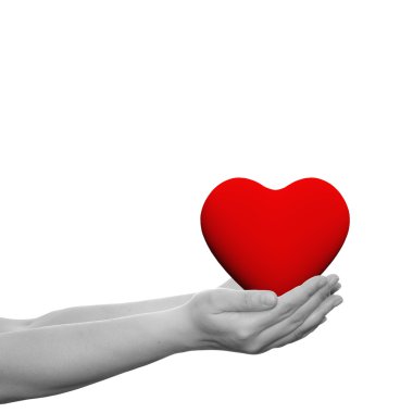  İnsan elinde düzenlenen kalp