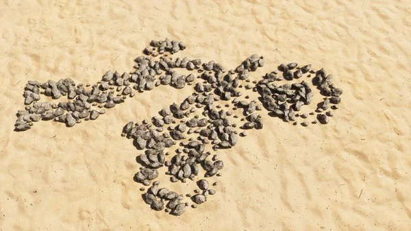 Concept Pedras Conceituais Areia Praia Forma Símbolo Artesanal Fundo Arenoso — Fotografia de Stock