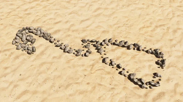 Conceber Pedras Conceituais Areia Praia Forma Símbolo Artesanal Fundo Arenoso — Fotografia de Stock