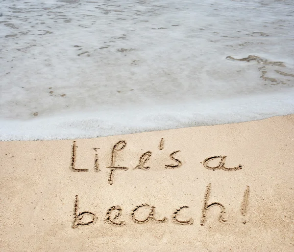 La vida escrita a mano es un texto de playa —  Fotos de Stock