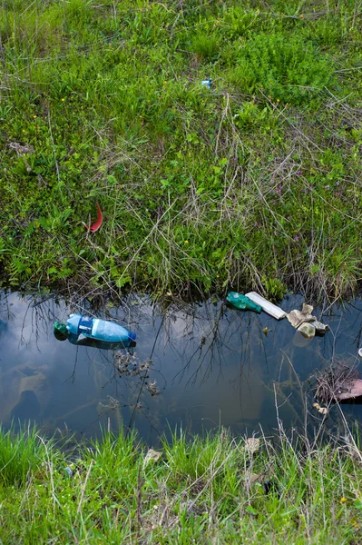 Conceptual  polluted river — Stock Photo, Image