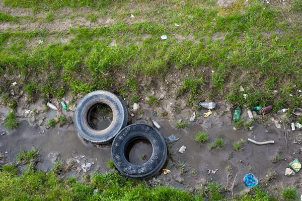 Conceptual  polluted river — Stock Photo, Image