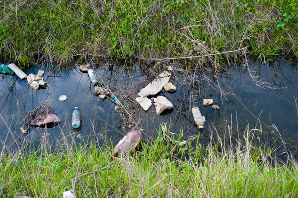 Fiume inquinato non igienico — Foto Stock