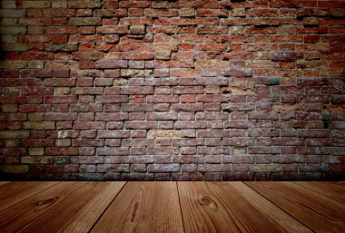 zemin ve tuğla duvar