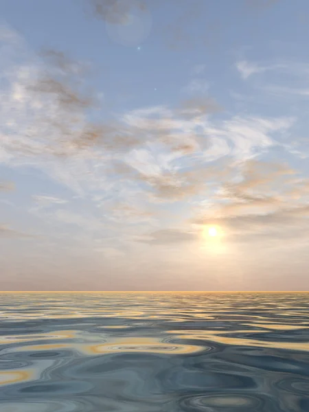 Μια όμορφη κάθετη Θαλασσογραφία με νερό και τα κύματα και έναν ουρανό με σύννεφα στο ηλιοβασίλεμα — Φωτογραφία Αρχείου