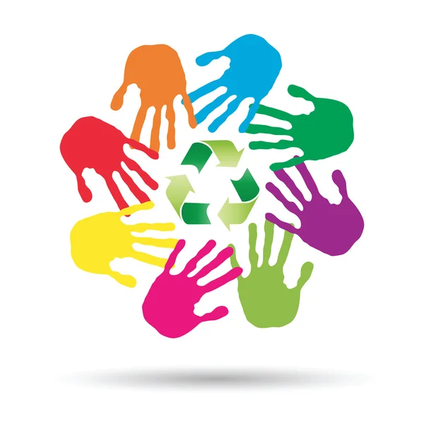 Mains peintes avec symbole de recyclage vert — Photo