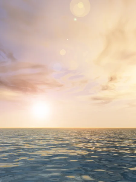 पानी और लहरों के साथ एक सुंदर समुद्र दृश्य और सूर्यास्त पर बादल के साथ आकाश — स्टॉक फ़ोटो, इमेज