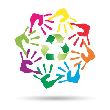 Yeşil geri dönüşüm sembolü ile el