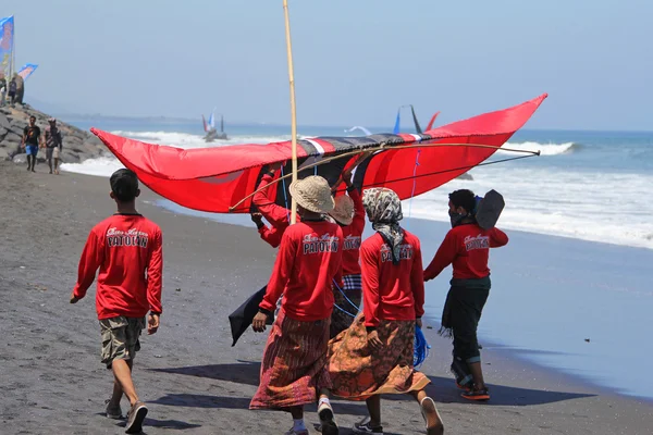 Kiting tävlingar i Ginyar, Bali, Indonesien. 18/09/2015 — Stockfoto