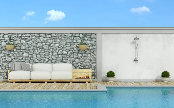 Divano pallet bianco in pallet a bordo piscina — Foto Stock