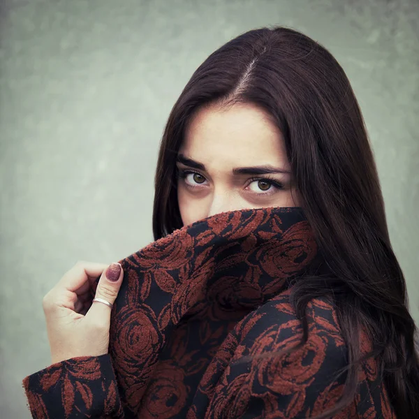 Portrait of young sensual brunette girl outdoors — Stock Photo, Image