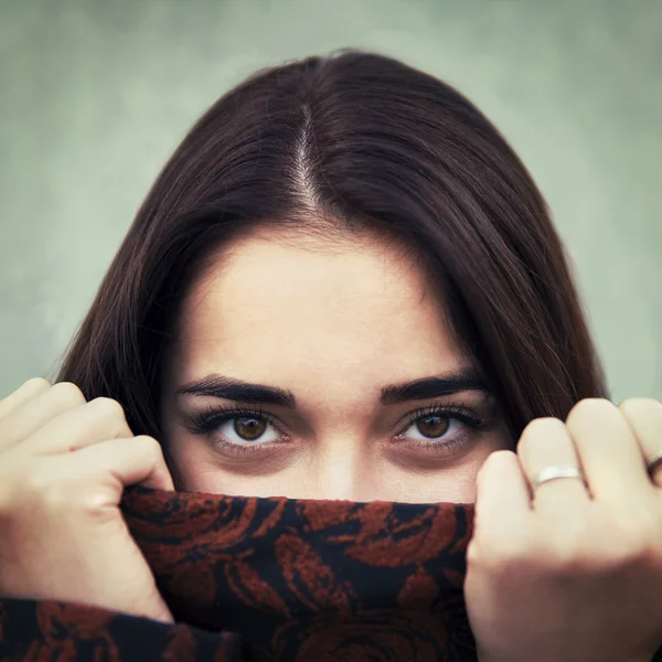 Portrait of young sensual brunette girl outdoors closeup — Stock Photo, Image