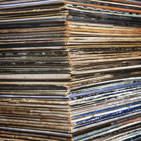 Stapel van vinyl records in enveloppen — Stockfoto