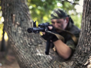 Kalaşnikof closeup çekim asker