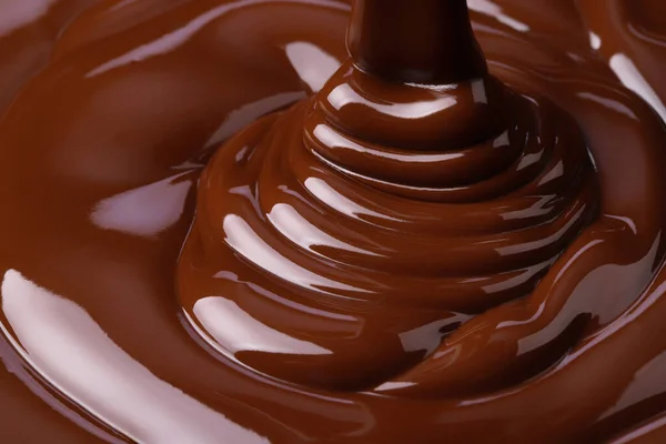 Fitas Chocolate Quente Derramando Ondas Formando Fluxo Xarope Doce Como — Fotografia de Stock