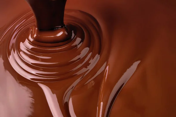 Proud Roztavené Čokolády Šíří Vlnách Horké Kakao Pozadí — Stock fotografie