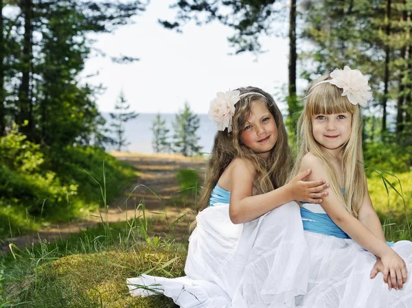 Portrait of two beautiful girls — Stock Photo, Image