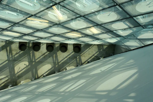 Abstraktes Dach eines modernen Gebäudes — Stockfoto