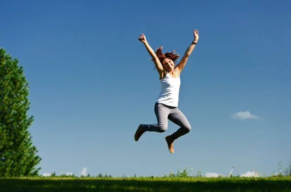 genç bir kadın dışarı atlama