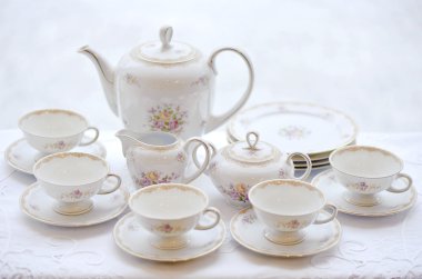 Güzel çanak çömlek kümesi