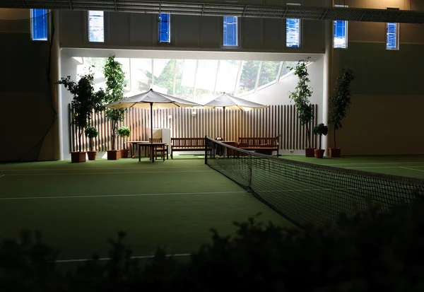 Krytý tenisový kurt — Stock fotografie