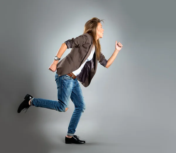 Retrato de cerca de una joven mujer de negocios feliz —  Fotos de Stock