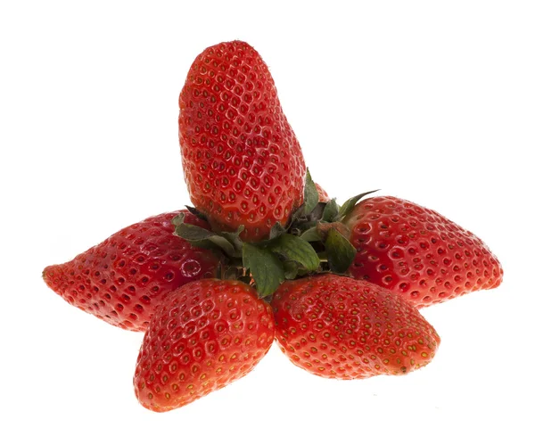 Pile de fraises isolées sur fond blanc — Photo