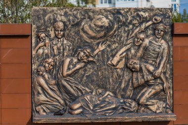 Kırım. Evpatoria. Krasnaya Gorka Anıt Kompleksi. Ana giriş. Bas-yardım