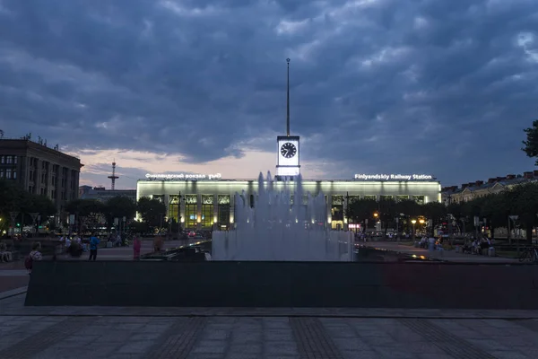 San Pietroburgo Stazione Ferroviaria Finlyandsky Fontana Piazza Lenin — Foto Stock