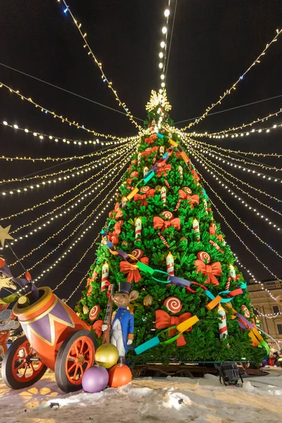 Ρωσία Αγία Πετρούπολη Χριστουγεννιάτικη Γιορτή Νέο Έτος Δέντρο Στην Πλατεία — Φωτογραφία Αρχείου