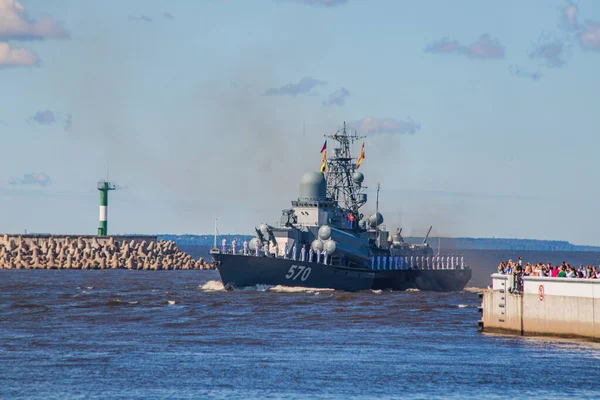 Rússia São Petersburgo Navio Guerra Desfile Honra Dia Marinha Kronstadt — Fotografia de Stock