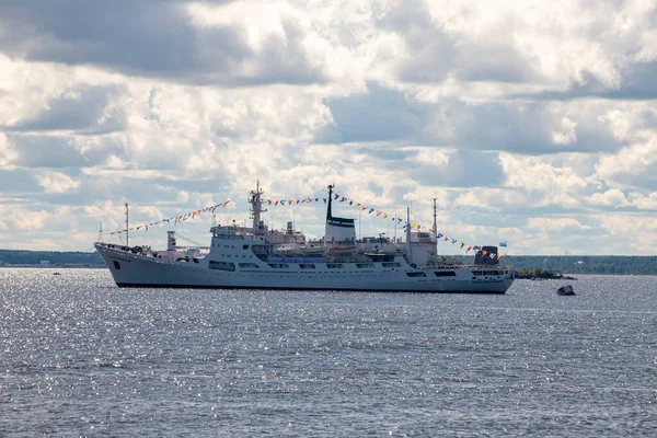 Rusia San Petersburgo Buque Guerra Desfile Honor Día Marina Kronstadt — Foto de Stock