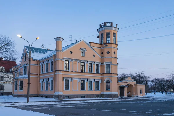 Rusko Peterhofe Dům Věží Dům Truveller — Stock fotografie