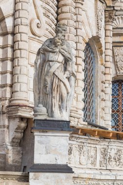 - Rusya. Dubrovitsy, Moskova bölgesi. Dubrovitsy 'deki Kutsal Bakire Meryem Kilisesi. Dekor ögeleri