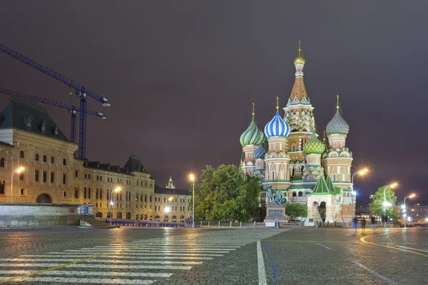 La Russie. Moscou. Cathédrale Pokrovsky (St. Basil's Cathedral) sur la Place Rouge — Photo