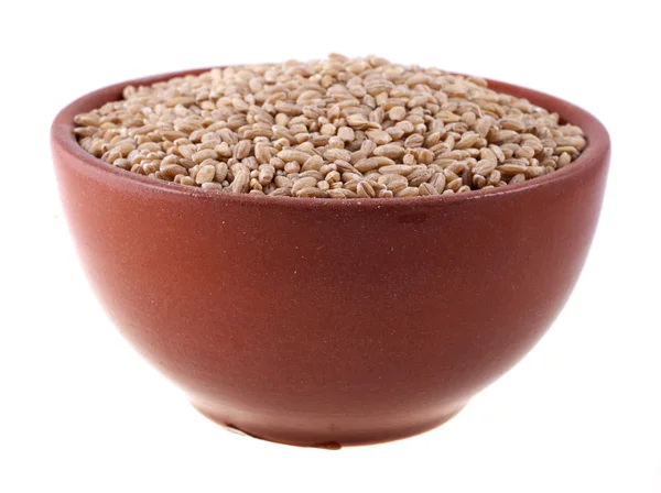 Pearl barley in a bowl isolated on white backgroun — Stock Photo, Image