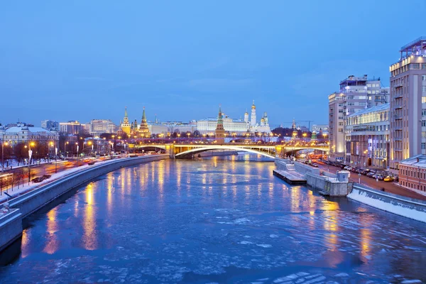 Russia. Moscow. View of the Great Stone Bridge and the Kremlin — Stock Photo, Image