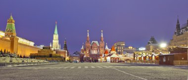 Rusya. Moskova. Kırmızı kare panoramik manzaralı geceleri