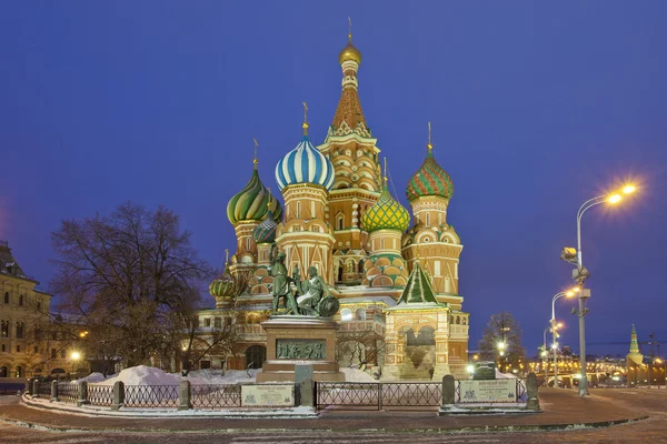 Moskva. St. Basil's Cathedral (katedrála St. Basil) na Rudém náměstí — Stock fotografie