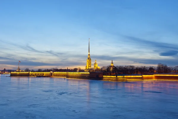 Россия. Санкт-Петербург. Вид на Петропавловскую крепость — стоковое фото